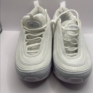 Nike women’s White Sneakers Air Max